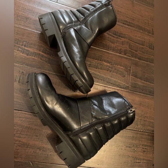 Black moto lugsole chunky MIA combat faux leather boots ankle buckle booties - Picture 5 of 10